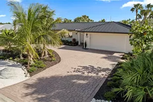 624 Dundee Ln, Holmes Beach, FL 34217 - Photo 60