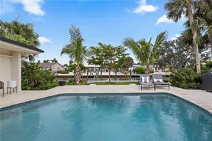624 Dundee Ln, Holmes Beach, FL 34217 - Photo 2