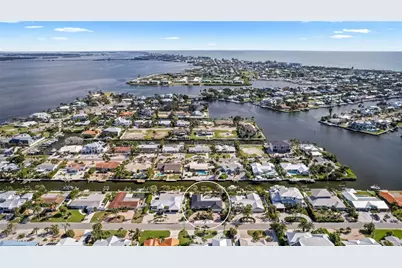 624 Dundee Lane, Holmes Beach, FL 34217 - Photo 46