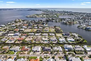 624 Dundee Ln, Holmes Beach, FL 34217 - Photo 46