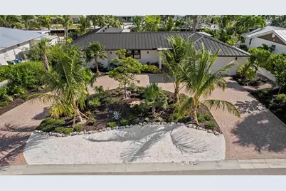 624 Dundee Lane, Holmes Beach, FL 34217 - Photo 1