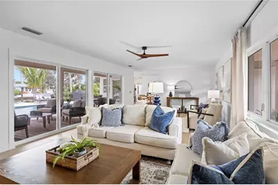 624 Dundee Lane, Holmes Beach, FL 34217 - Photo 10