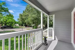 304 21st St W, Palmetto, FL 34221 - Photo 6