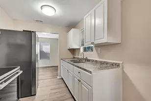 304 21st St W, Palmetto, FL 34221 - Photo 16