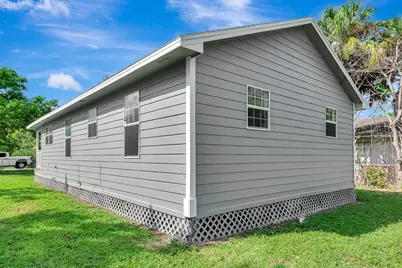 304 21st Street W, Palmetto, FL 34221 - Photo 4