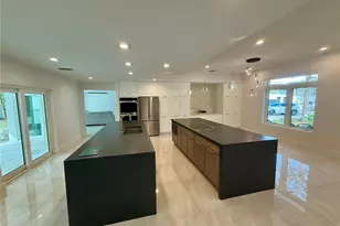 1359 Harbor Dr, Sarasota, FL 34239 - Photo 10