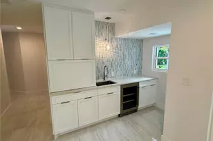 1359 Harbor Dr, Sarasota, FL 34239 - Photo 14