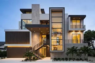 388 S Shore Dr, Sarasota, FL 34234 - Photo 2