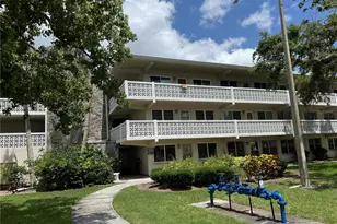 8101 11th St N, Saint Petersburg, FL 33702 - Photo 32