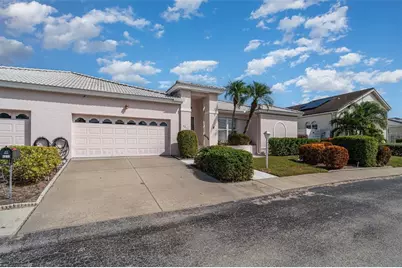 4817 61st Avenue Drive W #10B, Bradenton, FL 34210 - Photo 2