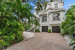 4929 Oxford Dr, Sarasota, FL 34242 - Photo 1