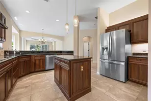 11065 Barnsley Dr, Venice, FL 34293 - Photo 6