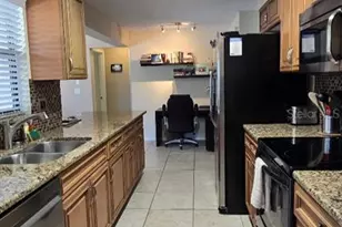 3803 Easton St, Sarasota, FL 34238 - Photo 10