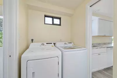 2004 Wood Hollow Place, Sarasota, FL 34235 - Photo 12