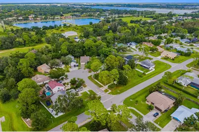 2004 Wood Hollow Place, Sarasota, FL 34235 - Photo 42