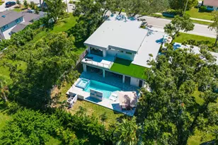 2467 Hyde Park St, Sarasota, FL 34239 - Photo 2