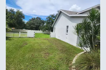 6803 34th Avenue E, Palmetto, FL 34221 - Photo 2