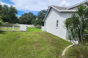 6803 34th Ave E, Palmetto, FL 34221 - Photo 2