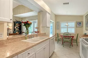 5682 Sheffield Greene Cir, Sarasota, FL 34235 - Photo 6