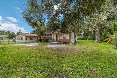 902 27th Street E, Bradenton, FL 34208 - Photo 10