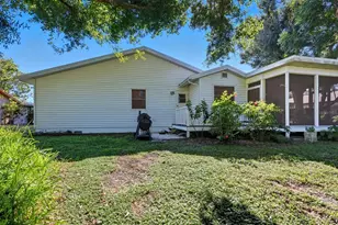 4424 Meadow Creek Cir, Sarasota, FL 34233 - Photo 22