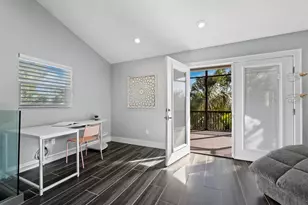 3376 S Seclusion Dr, Sarasota, FL 34239 - Photo 26