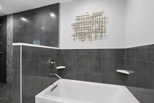 3376 S Seclusion Dr, Sarasota, FL 34239 - Photo 18