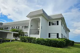 4765 Independence Dr, Bradenton, FL 34210 - Photo 2