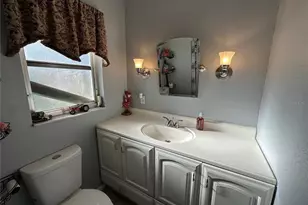 2424 51st St, Sarasota, FL 34234 - Photo 18