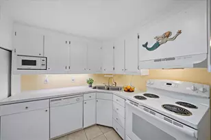 17 Flores Dr, Palmetto, FL 34221 - Photo 4