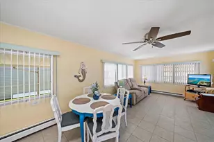 17 Flores Dr, Palmetto, FL 34221 - Photo 18