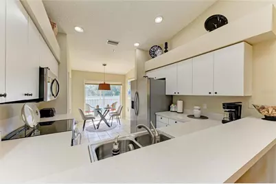 9470 High Gate Drive #2222, Sarasota, FL 34238 - Photo 10