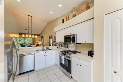 9470 High Gate Drive #2222, Sarasota, FL 34238 - Photo 14