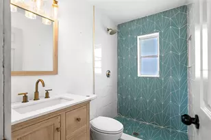 911 13th St E, Bradenton, FL 34208 - Photo 8