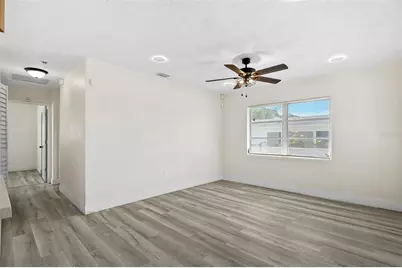 911 13th Street E, Bradenton, FL 34208 - Photo 4