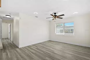 911 13th St E, Bradenton, FL 34208 - Photo 4