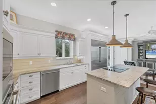 7728 Club Ln, Sarasota, FL 34238 - Photo 14