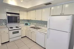 7100 Sunshine Skyway Ln S, Saint Petersburg, FL 33711 - Photo 4