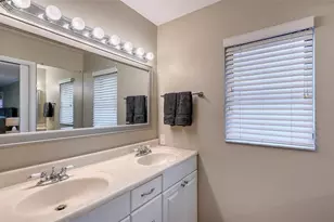 4873 Huntleigh Dr, Sarasota, FL 34233 - Photo 20