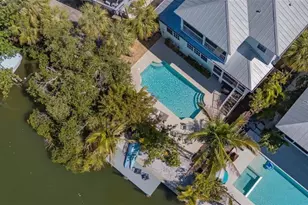 4922 Commonwealth Dr, Sarasota, FL 34242 - Photo 40