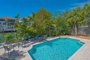 4922 Commonwealth Dr, Sarasota, FL 34242 - Photo 34