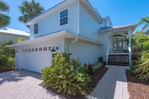 4922 Commonwealth Dr, Sarasota, FL 34242 - Photo 4