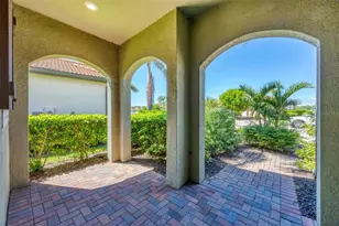10097 Cozy Grv Dr, Venice, FL 34293 - Photo 4