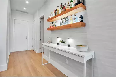 301 Quay Commons #503, Sarasota, FL 34236 - Photo 4