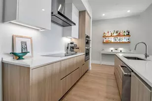 301 Quay Commons, Sarasota, FL 34236 - Photo 6