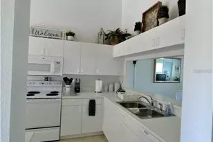 8735 Olde Hickory Ave, Sarasota, FL 34238 - Photo 4