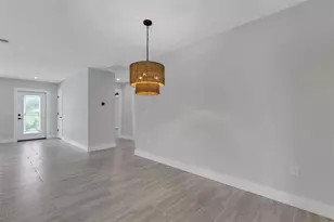 3857 Malec Cir, Sarasota, FL 34233 - Photo 12