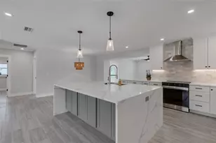 3857 Malec Cir, Sarasota, FL 34233 - Photo 6