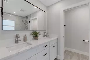 3857 Malec Cir, Sarasota, FL 34233 - Photo 44