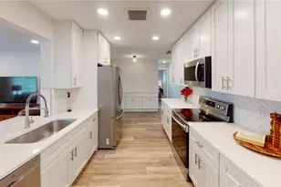 147 Adair Ave, Sarasota, FL 34243 - Photo 12